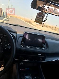 نيسان روج